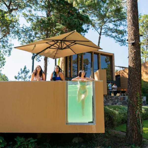 Cabaña Lujo con Alberca Climatizada Vistas al Bosque de Mazamitla，位于马萨米特拉的酒店