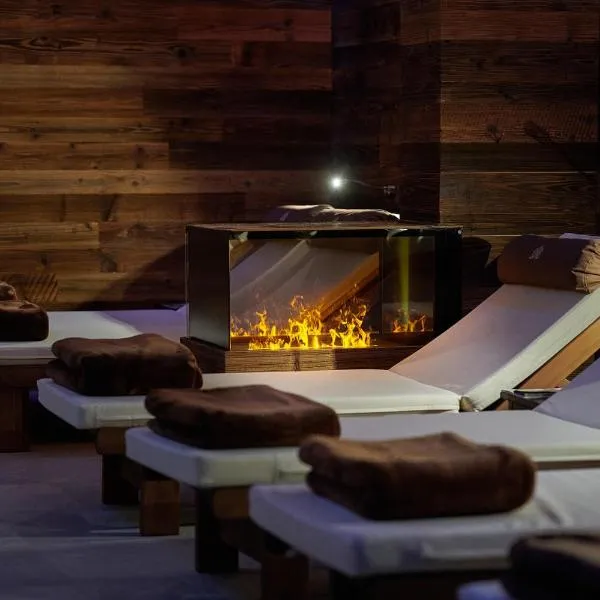 Boutique Hotel ERB - Adults Only，位于班斯卡 - 什佳夫尼察的酒店