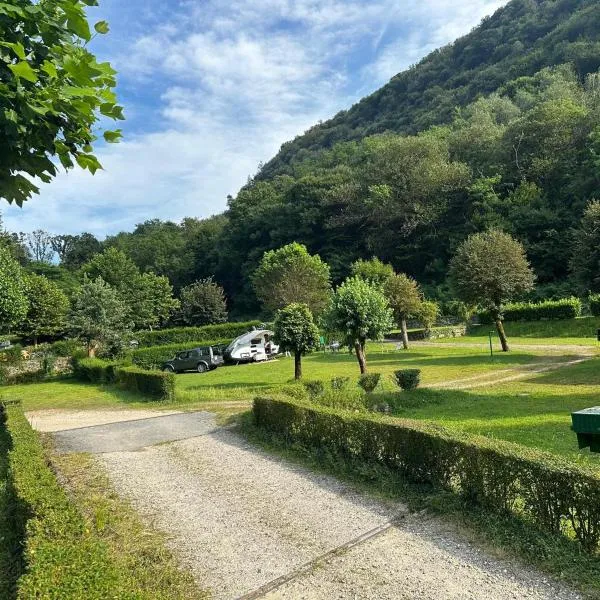 Camping BellaVista，位于Bolzano Novarese的酒店