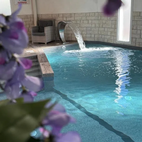 Hôtel Calme Des Pins & Spa，位于莱萨布勒-多洛讷的酒店