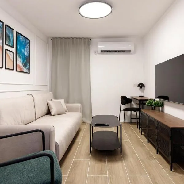 Lovely New Central Apartment 2 with Miklat，位于贝尔谢巴的酒店