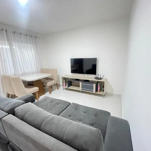 Casa Ampla e Climatizada - Smart TV e Pet Friendly,位于费拉迪圣安娜的酒店