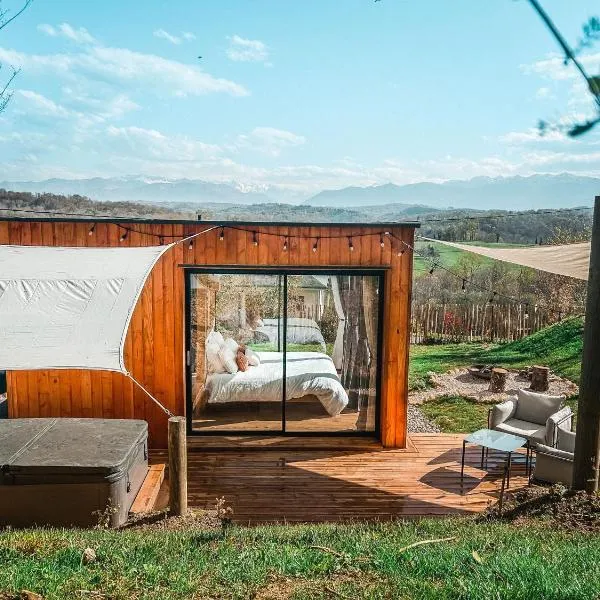Chalet insolite - SPA - Vue Pyrénées - Brasero，位于Lasseube的酒店