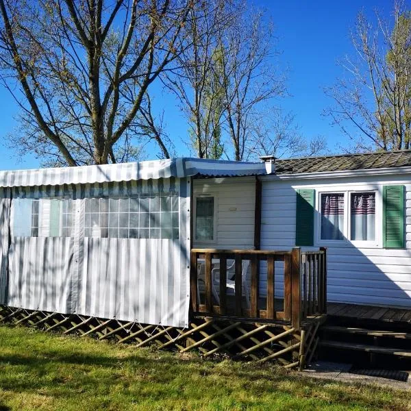 Mobile Home La Tranche sur Mer 6 personnes，位于Angles的酒店