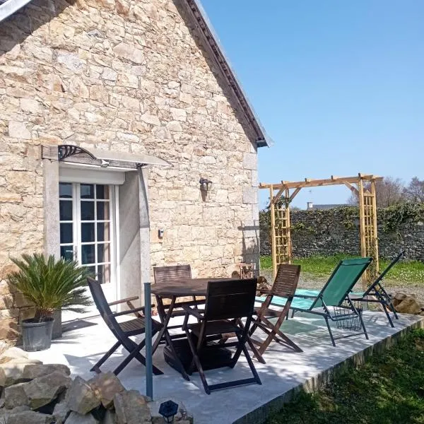 Cottage 3 étoiles à 25 mn de la côte de granit rose，位于Bégard的酒店