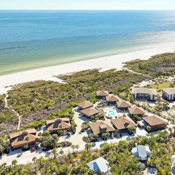 Pet Friendly Paradise on Sanibel Island with Private Beach - Signal Inn 12,位于萨尼贝尔的酒店
