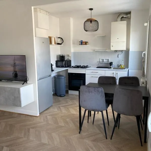 Appartement T3，位于茹埃莱图尔的酒店