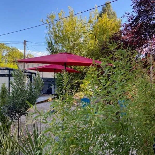 Gite du Silo Épi de Blé Piscine & Spa，位于Toucy的酒店
