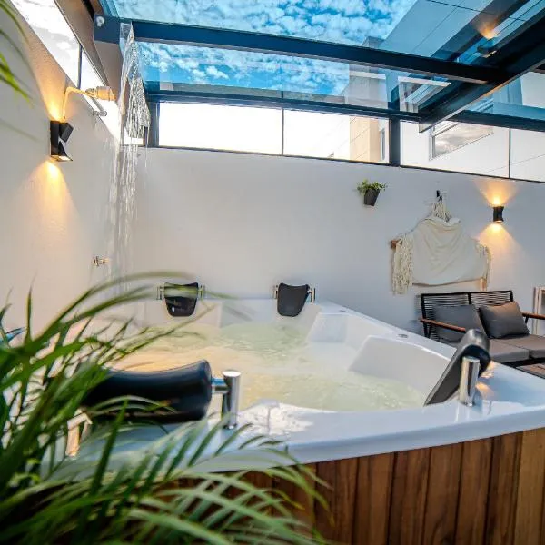 Espectacular Casa de Ensueño "Jacuzzi Privado" en Ricaurte - Peñalisa，位于里考尔特的酒店