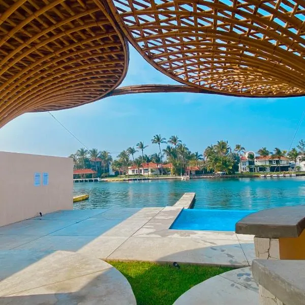 Isla del amor Departamento para 7 vista al mar alberca y embarcadero，位于韦拉克鲁斯的酒店