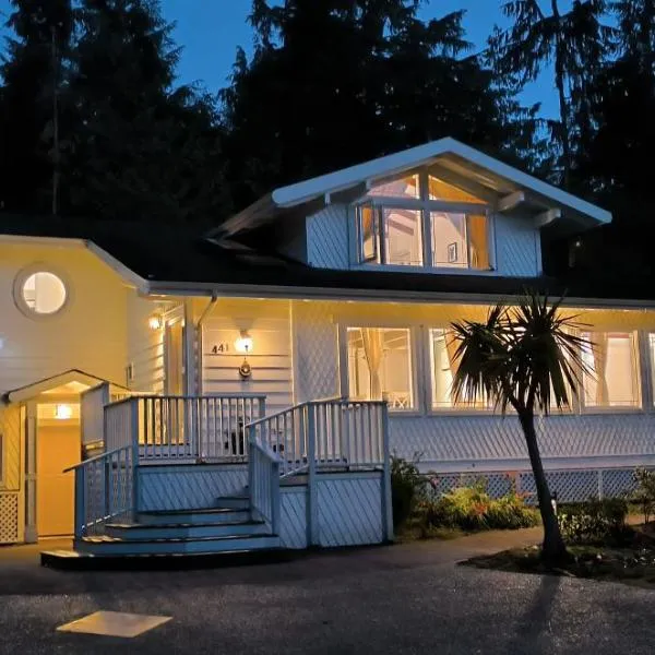 White House Tofino Downtown Villa，位于托菲诺的酒店