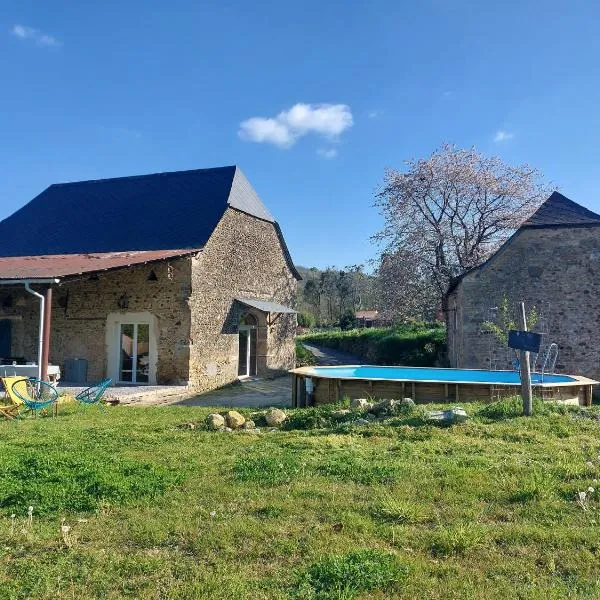Maison Labeye - gîte 4 étoiles calme avec jacuzzi et piscine，位于Cardesse的酒店