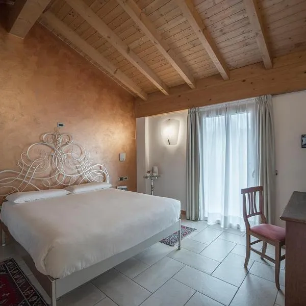 科利科别墅酒店，位于Piantedo的酒店