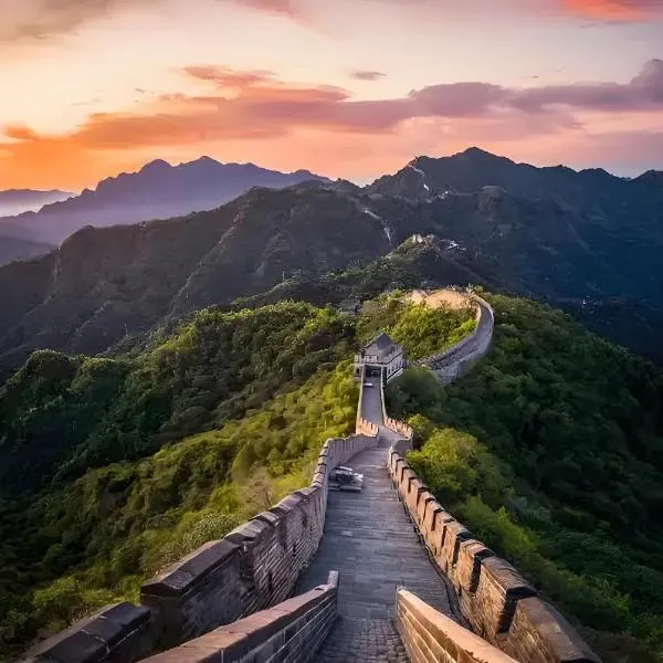 Nost algia Hotel Near Beijing Panjiayuan Antique Market- Beijing Happy Valley, CBD, China Zun and Sanlitun, Tian'anmen Square, Free ice cream, mineral water, coffee, snacks and laundry service, Free gymnastic, English communication well，位于北京的酒店