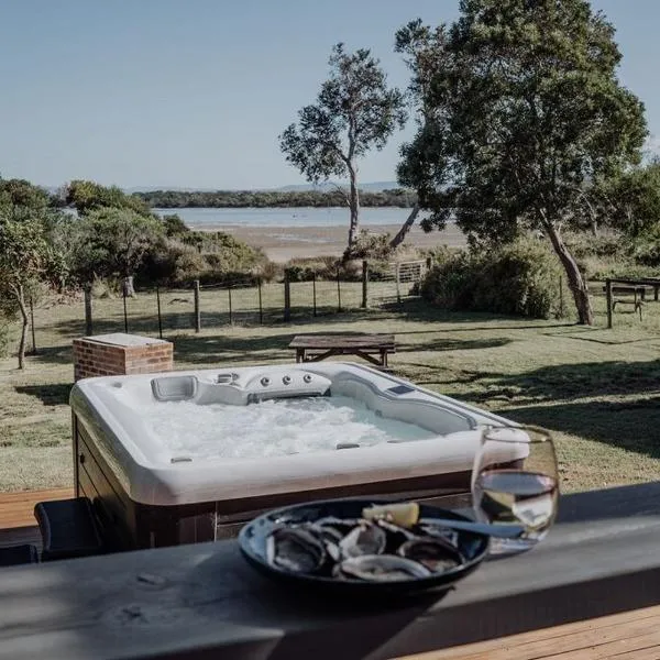 Sea Breeze Freycinet - Hot Tub，位于科尔斯湾的酒店
