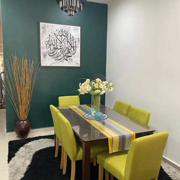 COZY Residence Homestay Teluk Senangin Lumut，位于卢穆特的酒店