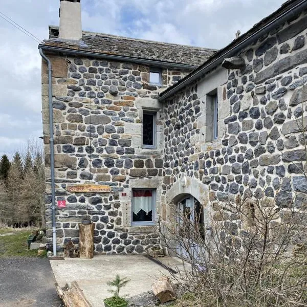 Gîte d'étape La Traverse，位于Fay-sur-Lignon的酒店