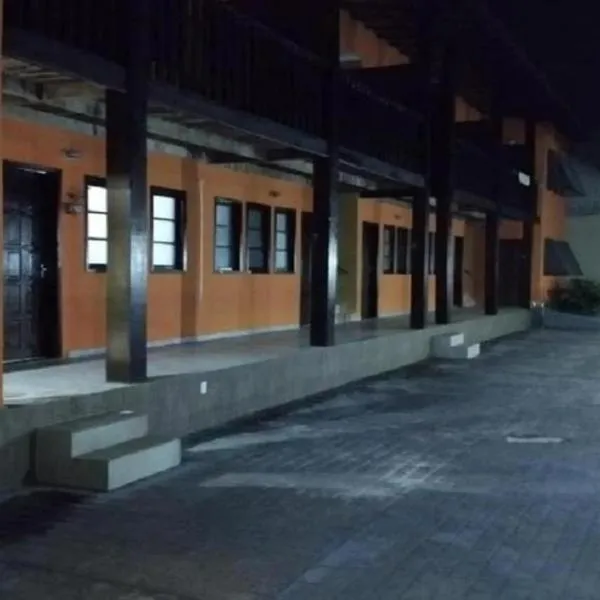Pousada Paraiso - Rua Benedito Mello Serrano, 124，位于瓜拉派瑞的酒店