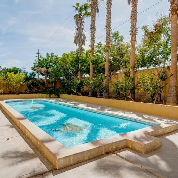 BEACH CONDO 3-Sleeps 8- Pool- WiFi- AC- Security，位于圣费利佩的酒店