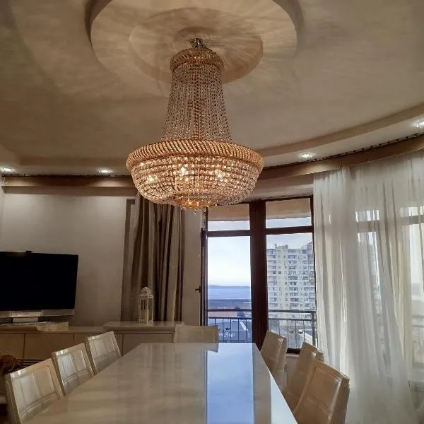 Baku Lake view apartment，位于Xirdalan的酒店