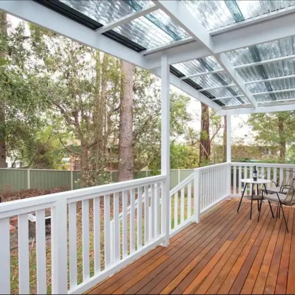 Cosy retro styled bungalow，位于纳拉瓦莱的酒店