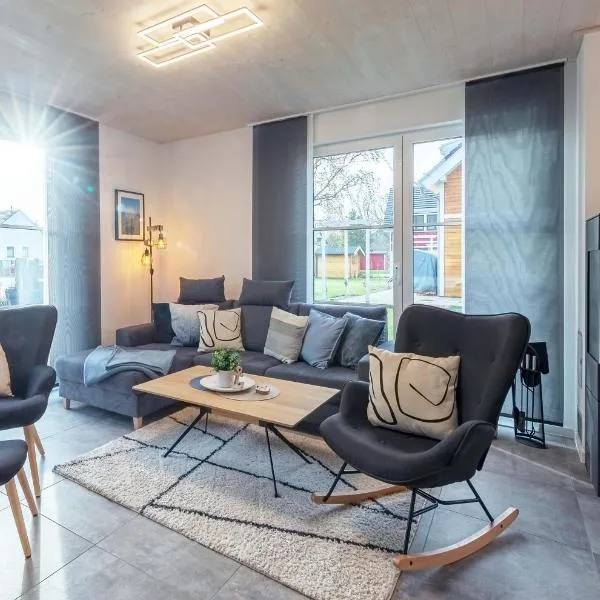 5 Sterne Ferienhaus Ostseetraum - 50m zum Strand - Ladestation für E-Auto，位于富伦多夫的酒店