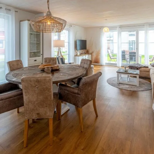 5 Sterne Ferienhaus Ostseenest mit Boddenblick，位于富伦多夫的酒店