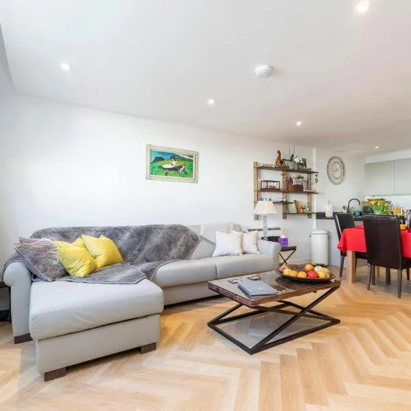 Thornton House Luxury Accommodation in the Town Centre with Private Parking，位于切尔滕纳姆的酒店