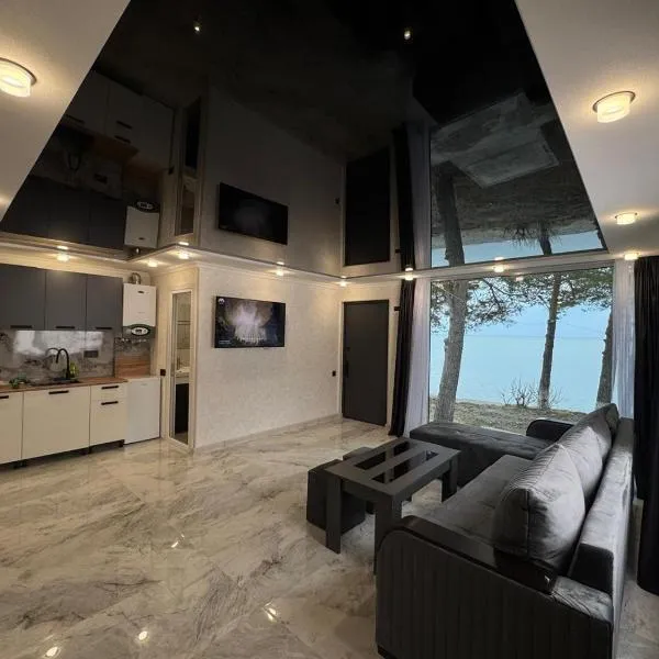 Nirvana Lake View，位于塞凡的酒店