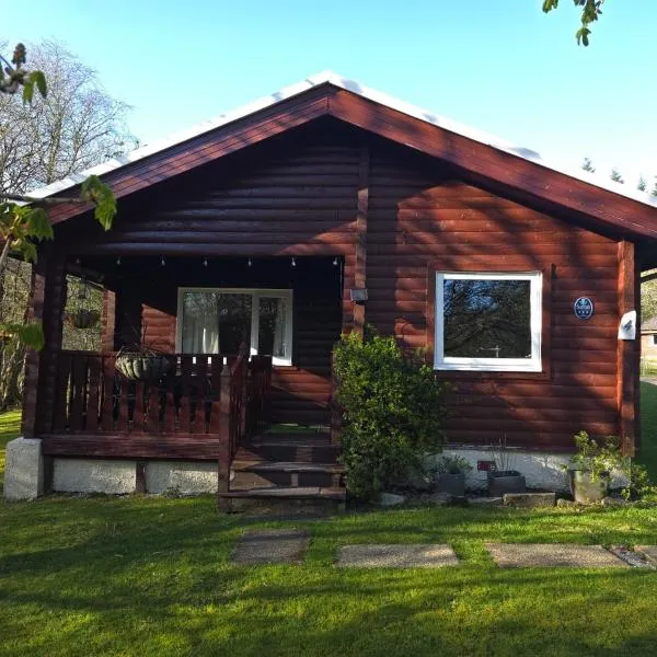 Stravaigin Lodges，位于Rashfield的酒店