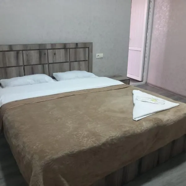 Star Zvartnoc Hotel，位于Pʼarakʼar的酒店