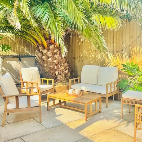 The Palms at No10 - Spacious and Family Friendly，位于Rodwell的酒店