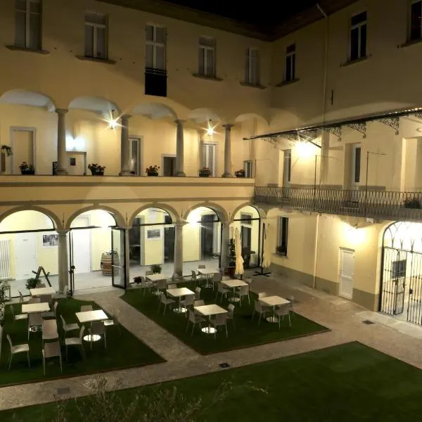 Amelié Lago d’Orta Hotel，位于奥梅尼亚的酒店