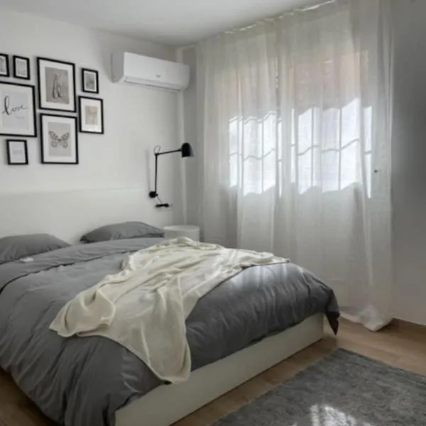 Little Rose apartment，位于Godella的酒店