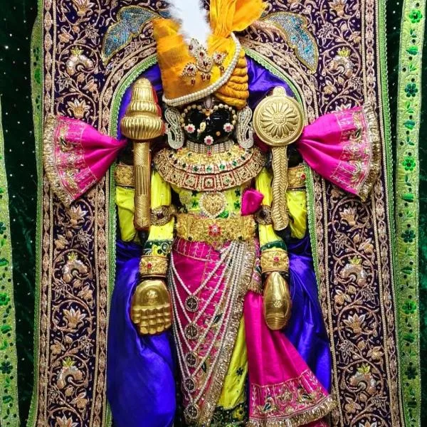 Dwarka Bungalow Only Family，位于德瓦尔卡的酒店