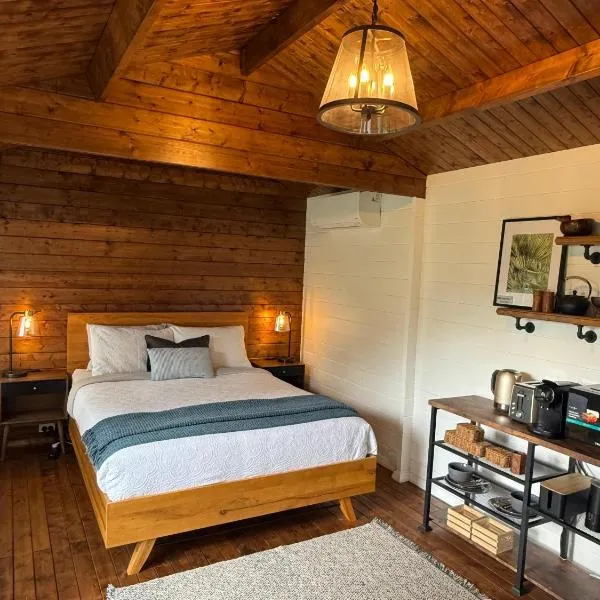 Jacaranda Cottage 5 min by Train or 7 min drive to Parramatta City，位于文特沃斯维尔的酒店