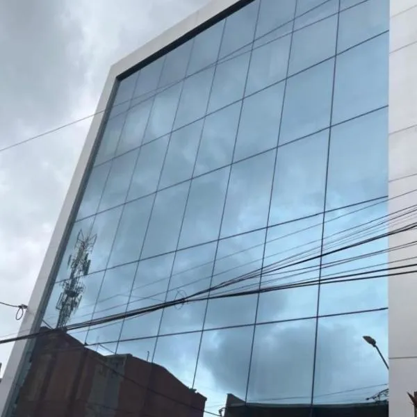 HOTEl SARÒN，位于波哥大的酒店