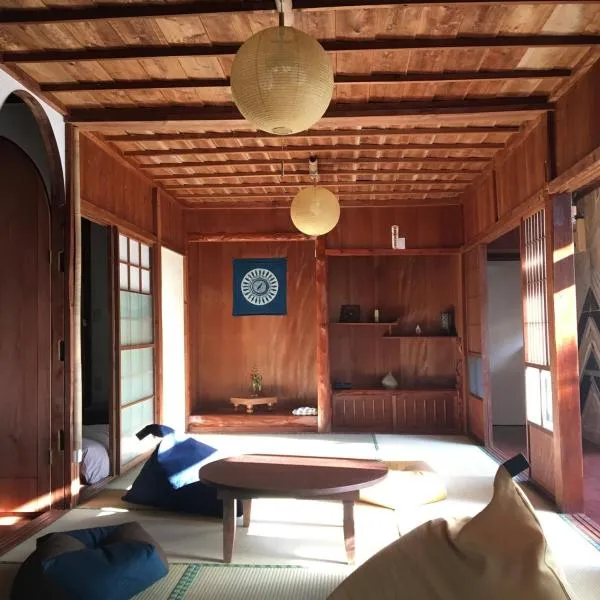 海が目の前の秘境にある癒しの宿めぐりて，位于濑户内町的酒店