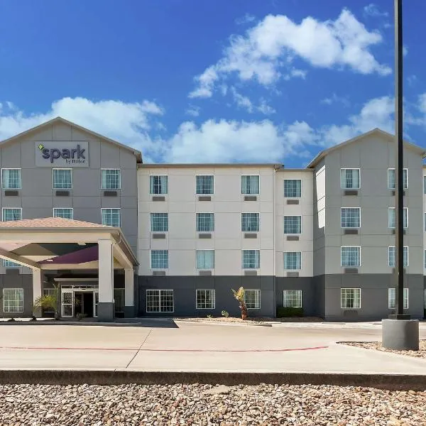 Spark by Hilton Selma，位于Selma的酒店