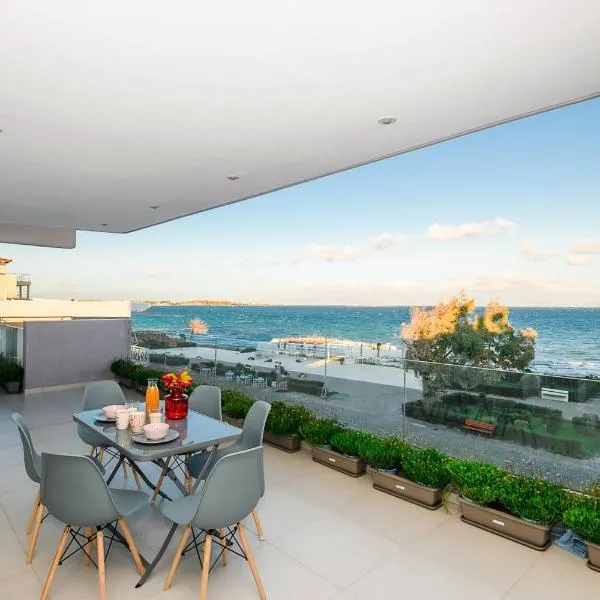 Beachfront Artemida Retreat - Peony Seabreeze Gem，位于阿特米达的酒店