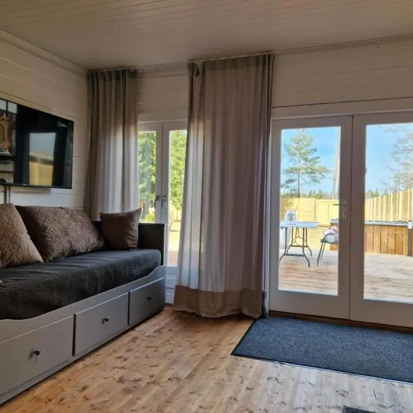 Liivakõrtsi väike puhkemaja saunaga，位于Rõmeda的酒店