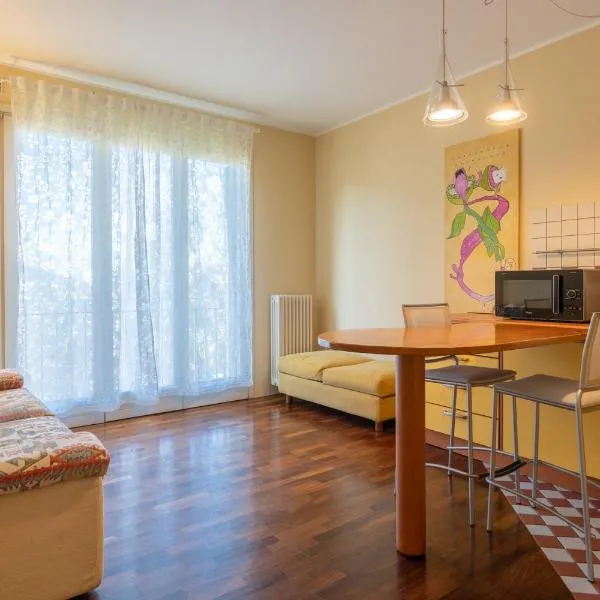 La Baia di Parè，位于瓦尔玛德雷拉的酒店