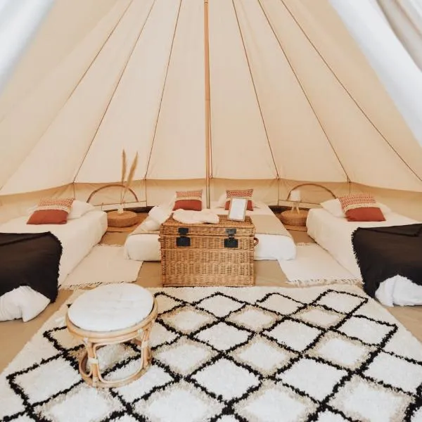 Cocooning Tipi - Azur，位于Azur的酒店