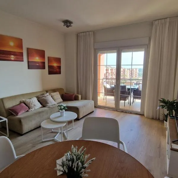 Apartamento moderno en un Resort de 4 Estrellas，位于伊斯兰蒂拉的酒店