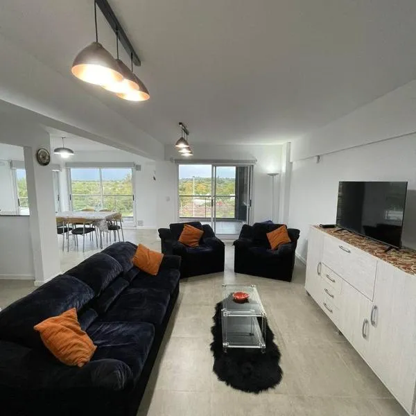 Departamento en Victoria con pileta para maximo 6 pasajeros，位于维多利亚的酒店