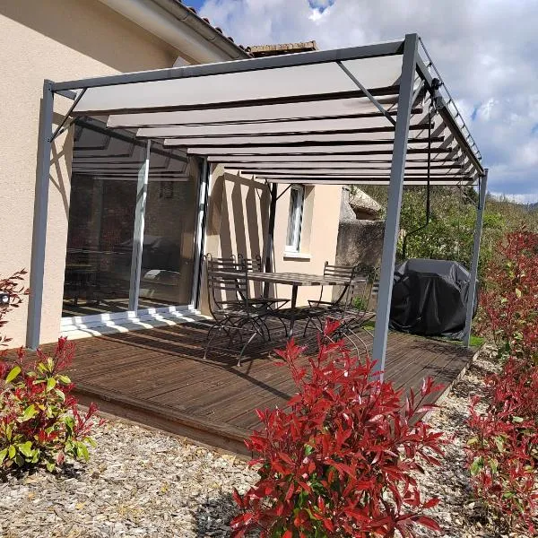 Gîte Le Chaudron 1 à 7pers avec piscine，位于Montclar-sur-Gervanne的酒店