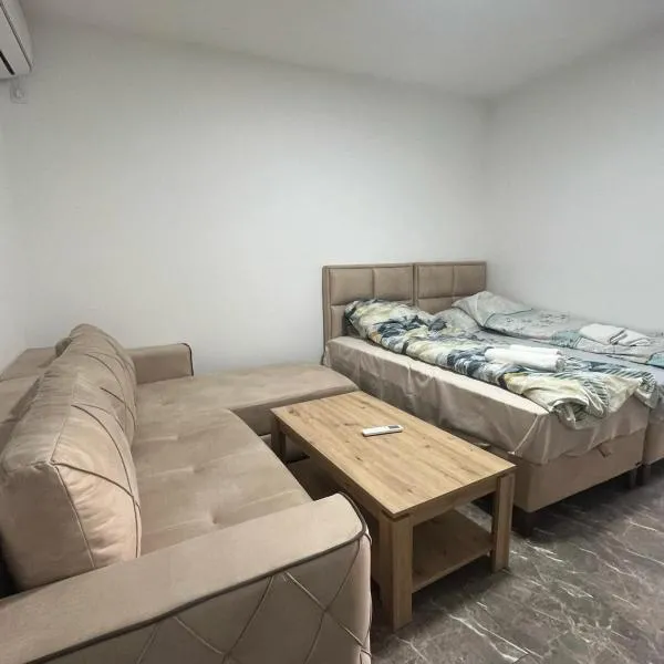 Apartmani kod Lazarice Šid，位于Šid的酒店