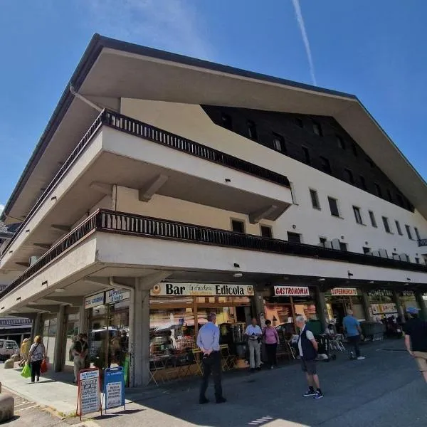 Fiocco di Neve deluxe monolocale centro Aprica，位于阿帕里卡的酒店