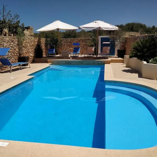 Villa farmhouse with large private pool Gozo，位于加拉的酒店