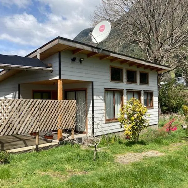 Cabañas Ruka Rayun con acceso al lago en Coñaripe，位于柯纳里佩的酒店